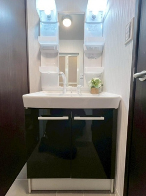 【独立洗面台】 | 夙川第3コーポラス | カウンター一体型洗面ボウルでお手入れも簡単です