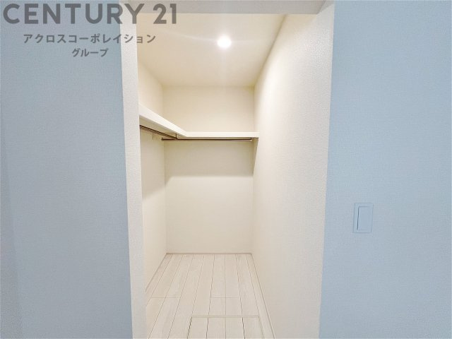 多数の調理器具を同時に使用でき、料理の効率化が可能。省エネで節約になり、様々な料理スタイルに適応できます。また、火力調整が独立しており、手入れや掃除もしやすく、今よりもっとお料理が楽しくなるかも。
