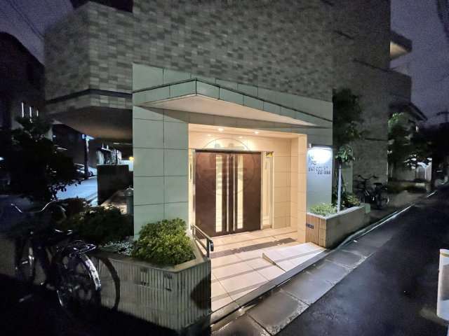 スカイコート多摩川壱番館のエントランス