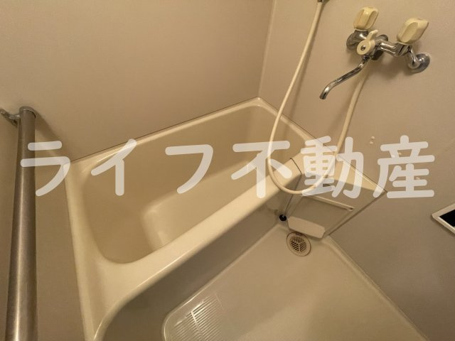 グランデージ新深江の浴室|コンパクトで使いやすいお風呂です