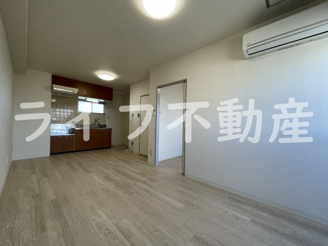グランデージ新深江の内装|明るい色調の室内です
