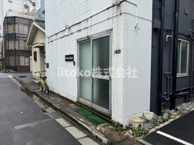 クロノス浅草のエントランス