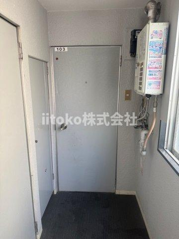 クロノス浅草の玄関