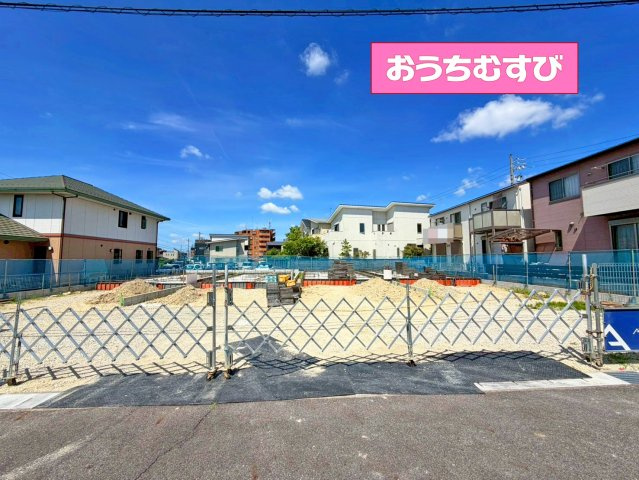 尾張旭市旭前町8期(全4棟)の前面道路含む現地写真