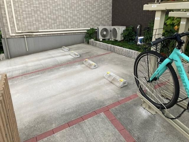 ルフレ本牧の駐車場