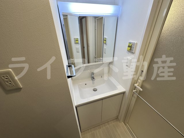 ソルテラス OSAKA EAST GATEの独立洗面台
