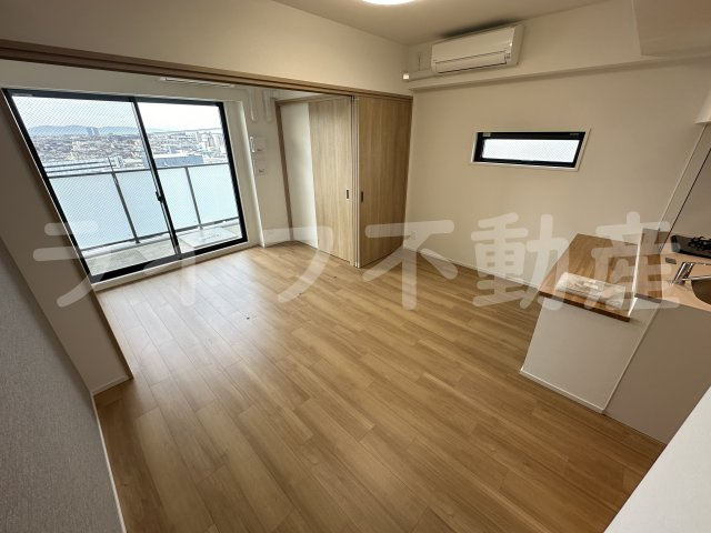 ソルテラス OSAKA EAST GATEの居間・リビング