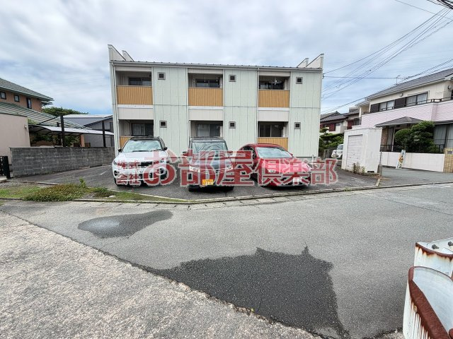 クレフラスト試験場前駅南の駐車場|車をお持ちの方に嬉しい駐車場付きの物件です