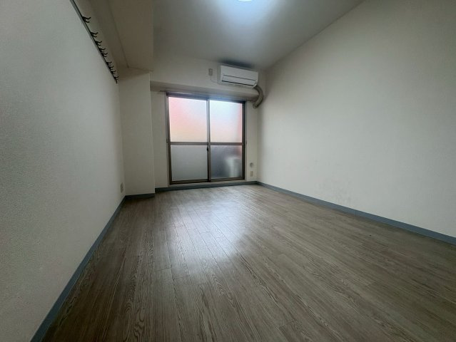 吹田市豊津町の賃貸マンションの居間・リビング