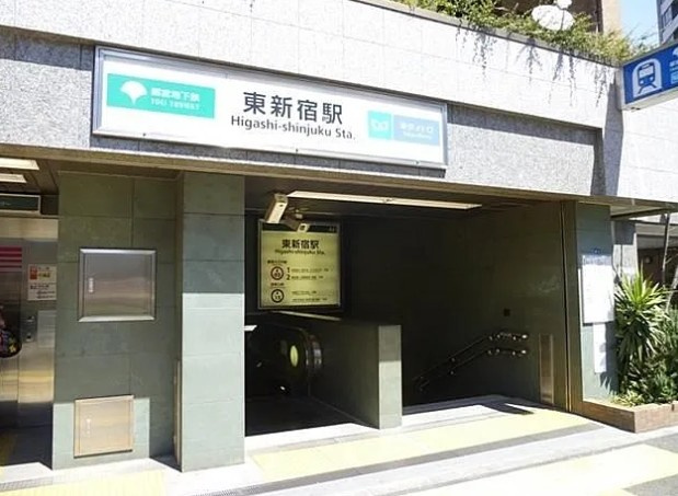 パークフラッツ新宿イーストサイドのエントランス