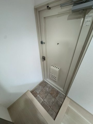 ひかりマンションの玄関