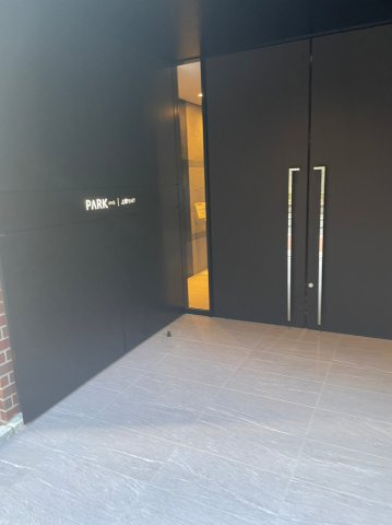 パークアクシス上野EASTのエントランス
