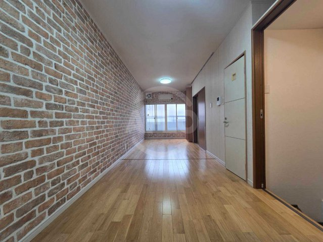 寝屋川市錦町戸建の居間・リビング|寝屋川市錦町テラスハウス　リビング