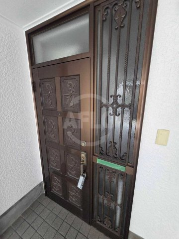 寝屋川市錦町戸建の玄関|寝屋川市錦町テラスハウス　玄関