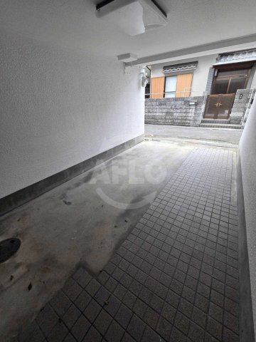 寝屋川市錦町戸建の駐車場|寝屋川市錦町テラスハウス　敷地内駐車場