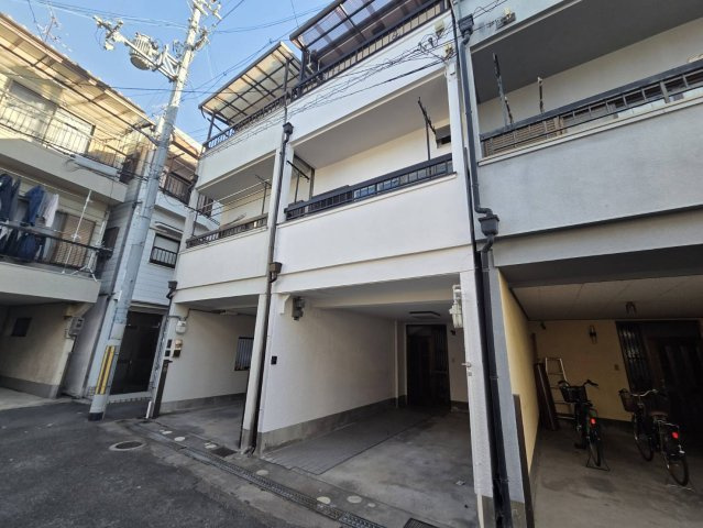寝屋川市錦町戸建のエントランス|寝屋川市錦町テラスハウス　エントランス