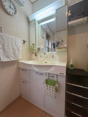 豊中市螢池東町１丁目戸建ての独立洗面台|独立洗面台　残置物撤去・クリーニング後の引き渡しとなります。