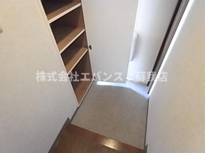 【エントランス】 | ザ・エンプレス | 落ち着いたエントランスです