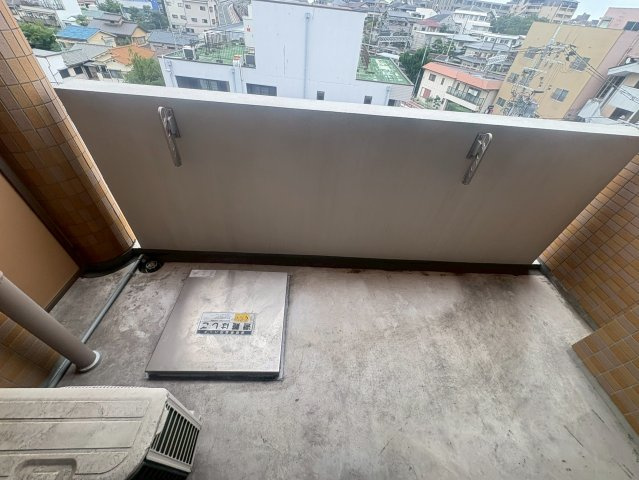 吹田市垂水町２丁目の賃貸マンションのバルコニー