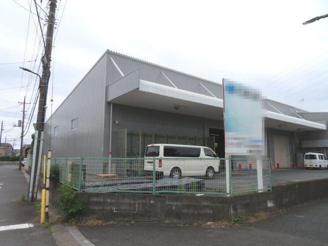 草加市瀬崎７丁目の倉庫の外観
