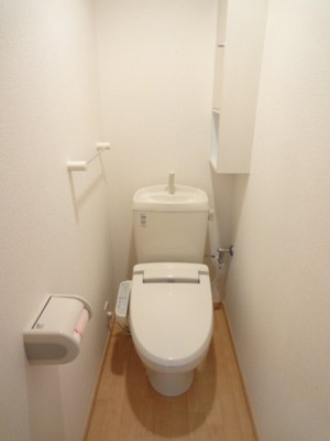 【トイレ】 | フリーデ | 落ち着いた色調のトイレです