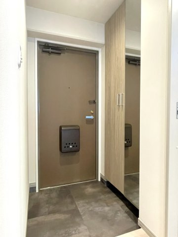アーバンタワー麻里布の玄関