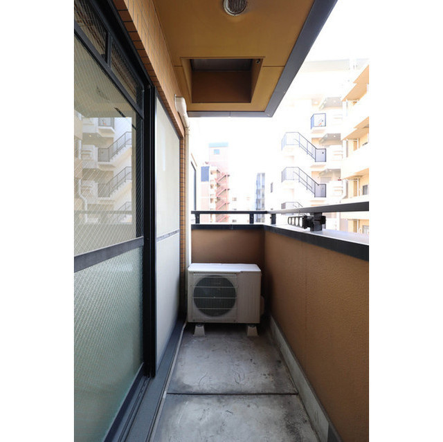 ドミール堺筋本町のバルコニー