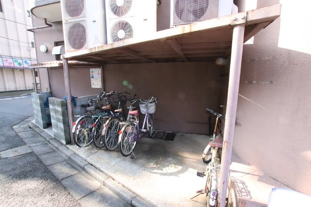 ★屋根付駐輪場★（空き状況・使用料等詳細はご確認下さい）