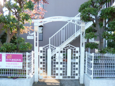 建物入口です