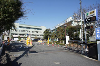 栄区役所まで1400ｍ