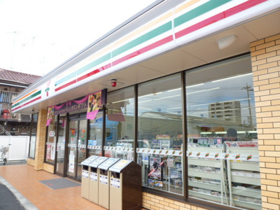 セブン－イレブン 大和桜森店まで180m