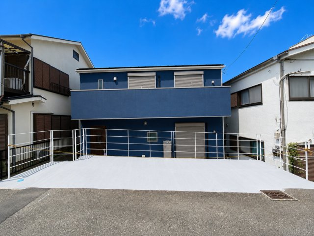【横浜市南区六ツ川2丁目110-13新築戸建て】★仲介手数料無料★（六つ川西小学校・六ツ川中学校）