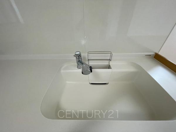 前橋市北代田町中古住宅のキッチン|浄水器付きです。