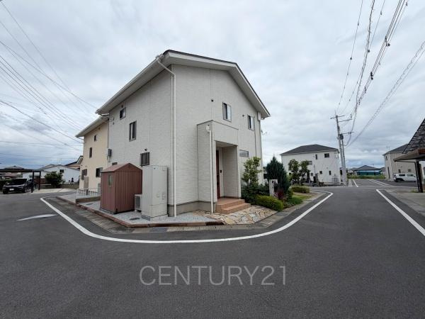 前橋市北代田町中古住宅の前面道路含む現地写真
