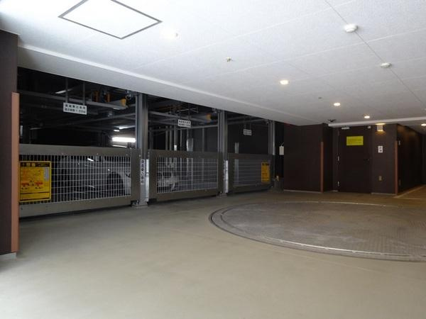 【駐車場】