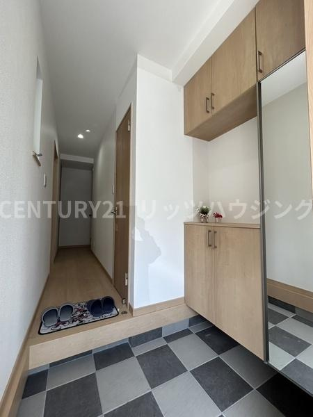 交野市 星田 ２丁目　中古 一戸建ての玄関