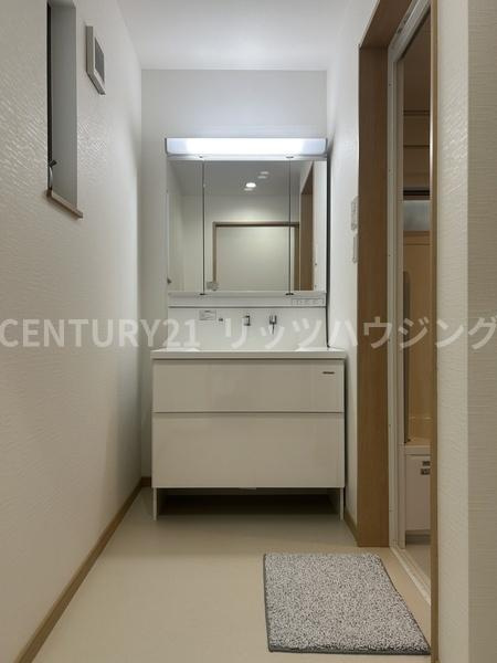 交野市 星田 ２丁目　中古 一戸建ての独立洗面台