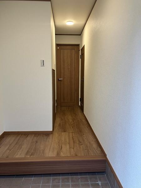 枚方市 津田東町 ３丁目　中古 一戸建ての玄関
