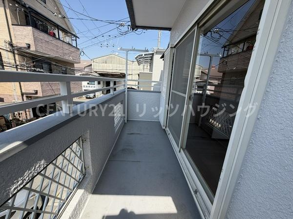 門真市 四宮 ５丁目　中古 一戸建てのバルコニー