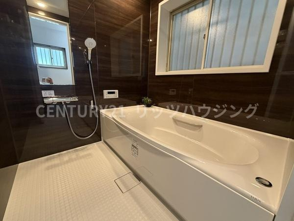 門真市 四宮 ５丁目　中古 一戸建ての浴室