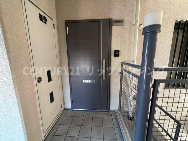 コスモ光善寺　中古 マンションのエントランス