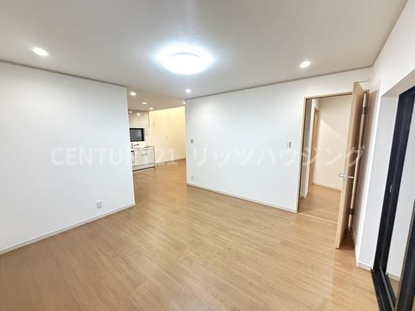 枚方市 茄子作 １丁目　中古 一戸建ての居間・リビング