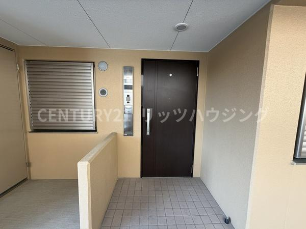 香里ヶ丘七丁目アーバンライフ　中古 マンションのエントランス