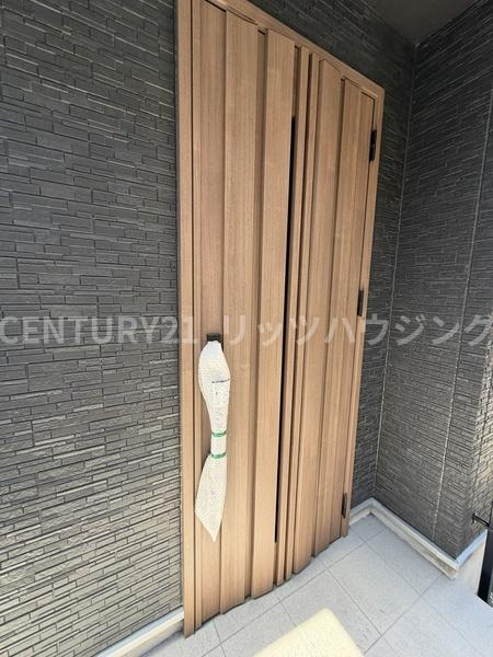 枚方市 大峰元町 ２丁目　中古 一戸建ての玄関