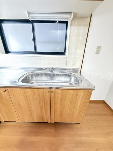 枚方市 野村元町　中古 一戸建てのキッチン