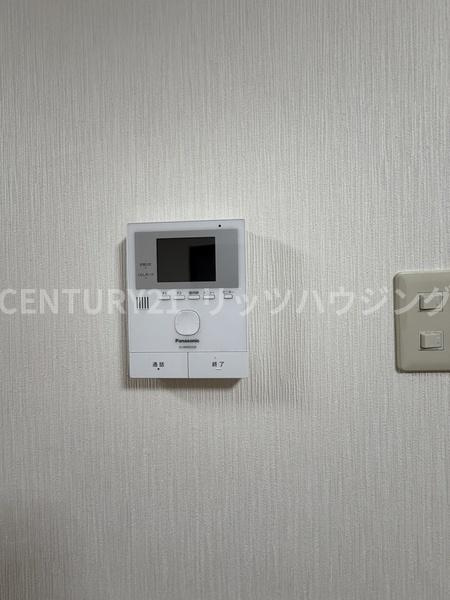 枚方市 野村元町　中古 一戸建ての内装|TVモニター付きインターフォンです。