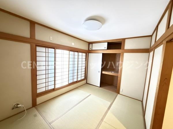 枚方市 野村元町　中古 一戸建ての和室|バルコニーに面している和室です。