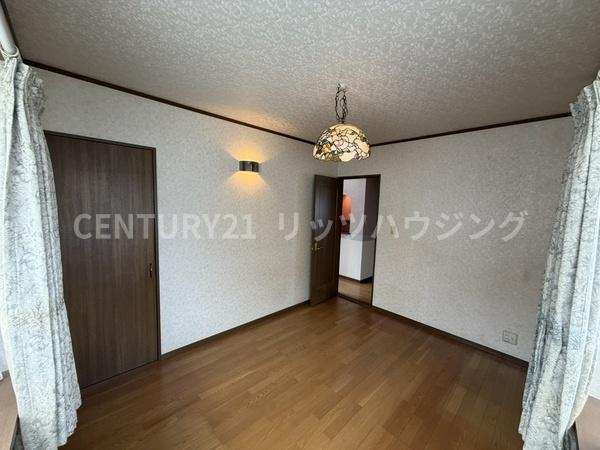 寝屋川市 成田南町　中古 一戸建ての洋室