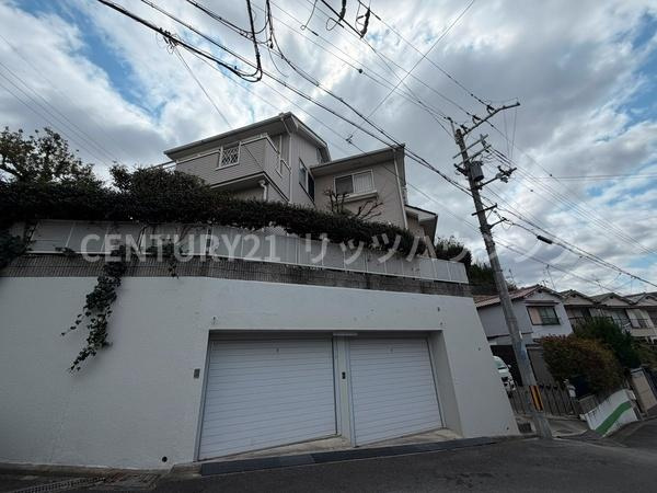 寝屋川市 成田南町　中古 一戸建ての駐車場