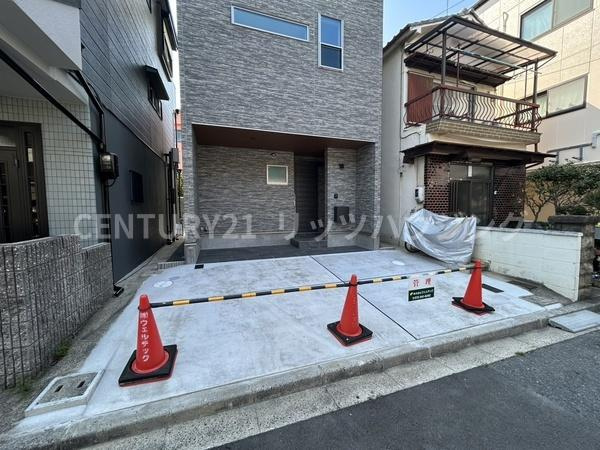 枚方市 宮之阪 ５丁目　中古 一戸建ての駐車場